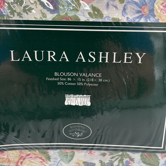 - Vintage Laura Ashley Blouson Valance and Sheer Rodpocket Panel Floral Set - Picture 2 of 8